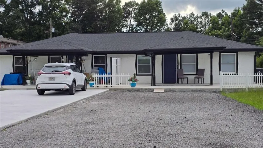 8325/8 E Chicago Avenue E, Douglasville, Georgia 30134