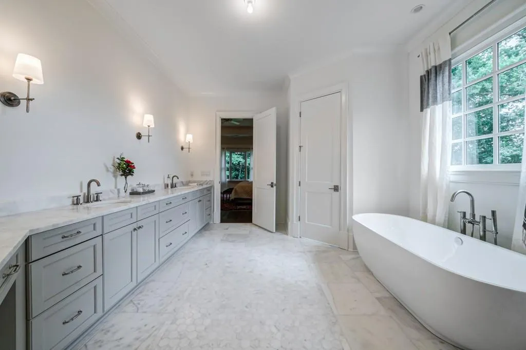 708 Bass Way, Atlanta, Georgia 30328, 5 Bedrooms Bedrooms, ,5 BathroomsBathrooms,Residential,Sold,708 Bass Way,6840901