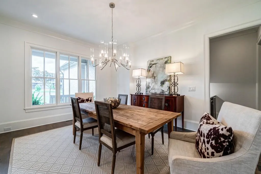 708 Bass Way, Atlanta, Georgia 30328, 5 Bedrooms Bedrooms, ,5 BathroomsBathrooms,Residential,Sold,708 Bass Way,6840901