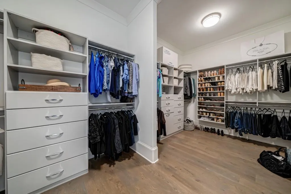 708 Bass Way, Atlanta, Georgia 30328, 5 Bedrooms Bedrooms, ,5 BathroomsBathrooms,Residential,Sold,708 Bass Way,6840901