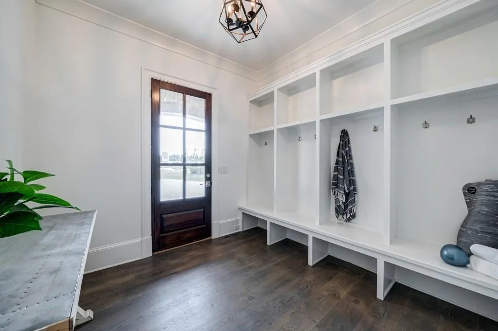 708 Bass Way, Atlanta, Georgia 30328, 5 Bedrooms Bedrooms, ,5 BathroomsBathrooms,Residential,Sold,708 Bass Way,6840901