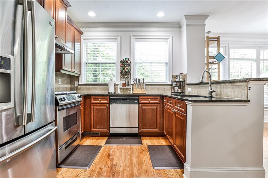 5480 Glenridge View Unit 2008, Sandy Springs, Georgia 30342, 2 Bedrooms Bedrooms, ,2 BathroomsBathrooms,Residential,Sold,5480 Glenridge View Unit 2008,7275598