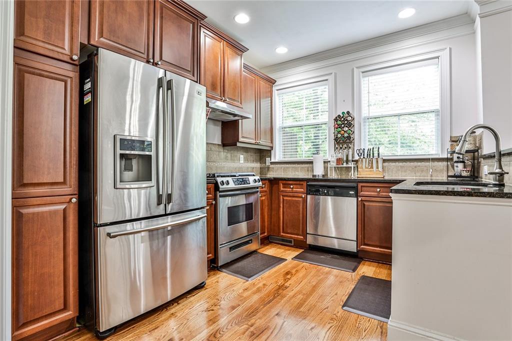 5480 Glenridge View Unit 2008, Sandy Springs, Georgia 30342, 2 Bedrooms Bedrooms, ,2 BathroomsBathrooms,Residential,Sold,5480 Glenridge View Unit 2008,7275598