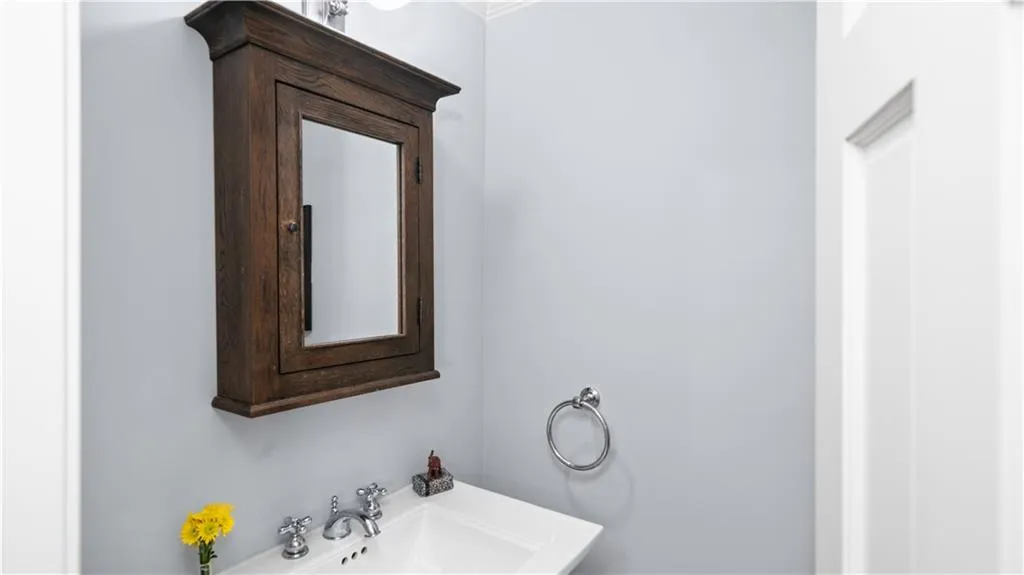 Powder room