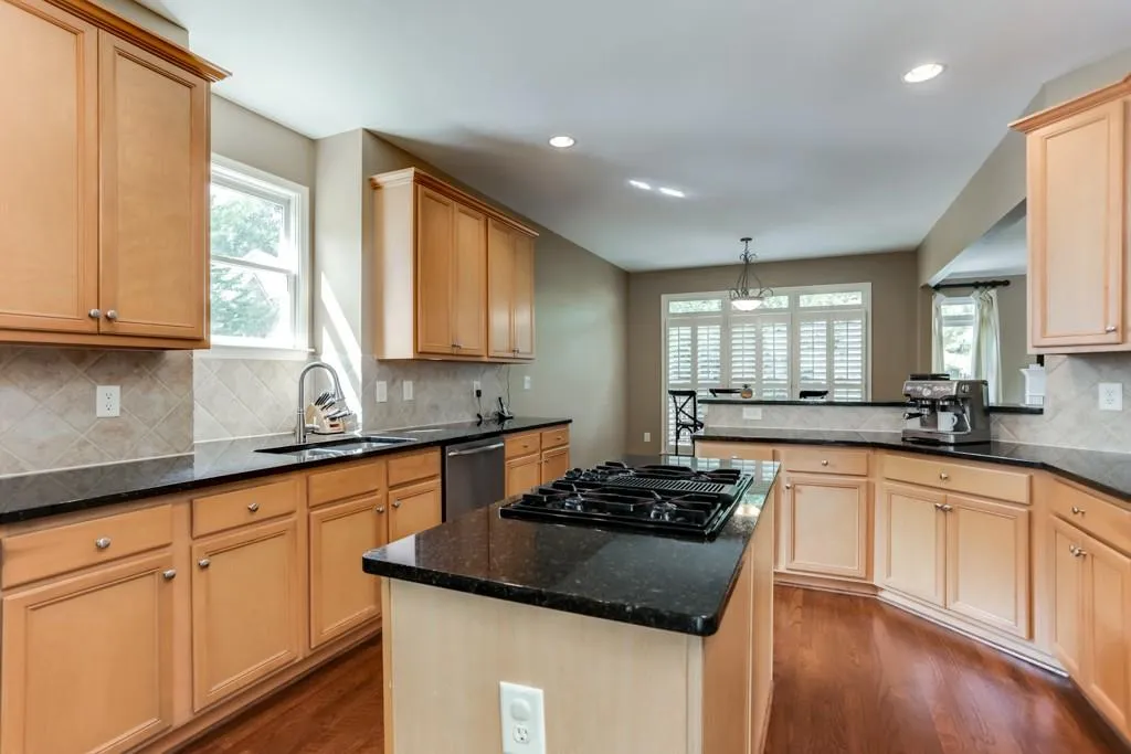 7300 Village Creek Trace, Sandy Springs, Georgia 30328, 4 Bedrooms Bedrooms, ,3 BathroomsBathrooms,Residential,Sold,7300 Village Creek Trace,6074876