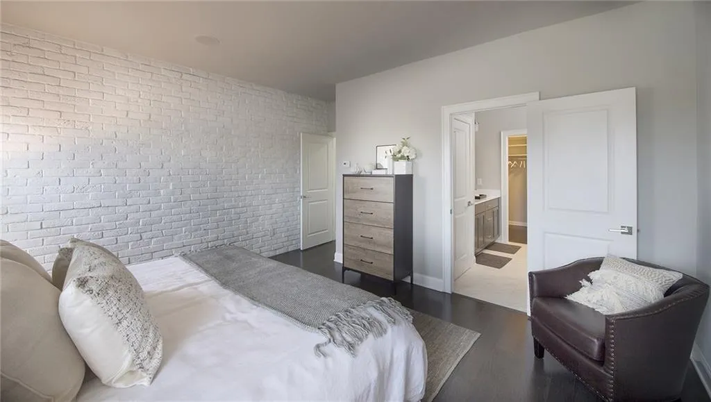 4751 Roswell Road, Atlanta, Georgia 30342, 2 Bedrooms Bedrooms, ,2 BathroomsBathrooms,Residential,Sold,4751 Roswell Road,5770164