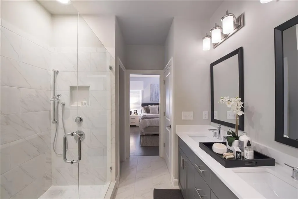 4751 Roswell Road, Atlanta, Georgia 30342, 2 Bedrooms Bedrooms, ,2 BathroomsBathrooms,Residential,Sold,4751 Roswell Road,5770164