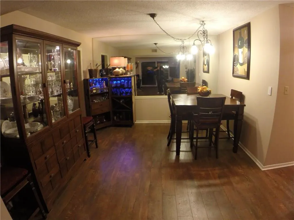 6851 Roswell Road Unit K1, Sandy Springs, Georgia 30328, 2 Bedrooms Bedrooms, ,2 BathroomsBathrooms,Residential,Sold,6851 Roswell Road Unit K1,5616319