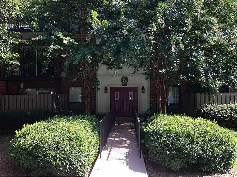 6851 Roswell Road Unit K1, Sandy Springs, Georgia 30328, 2 Bedrooms Bedrooms, ,2 BathroomsBathrooms,Residential,Sold,6851 Roswell Road Unit K1,5616319