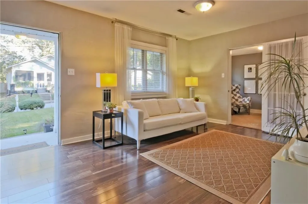 2674 Rosemary Street Nw, Atlanta, Georgia 30318, 2 Bedrooms Bedrooms, ,1 BathroomBathrooms,Residential,Sold,2674 Rosemary Street Nw,5669300