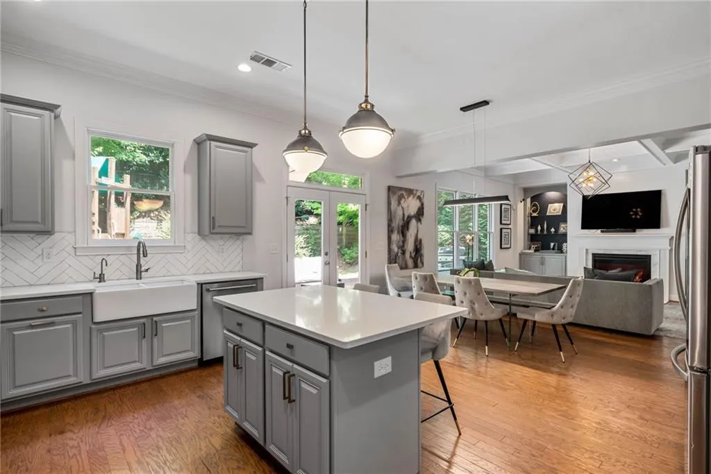 474 Glenmanor Court, Atlanta, Georgia 30328, 4 Bedrooms Bedrooms, ,3 BathroomsBathrooms,Residential,Sold,474 Glenmanor Court,7265572