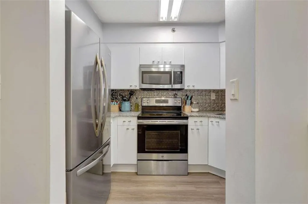 2870 Pharr Court South Unit 503, Atlanta, Georgia 30305, 1 Bedroom Bedrooms, ,1 BathroomBathrooms,Residential,For Sale,2870 Pharr Court South Unit 503,7484455
