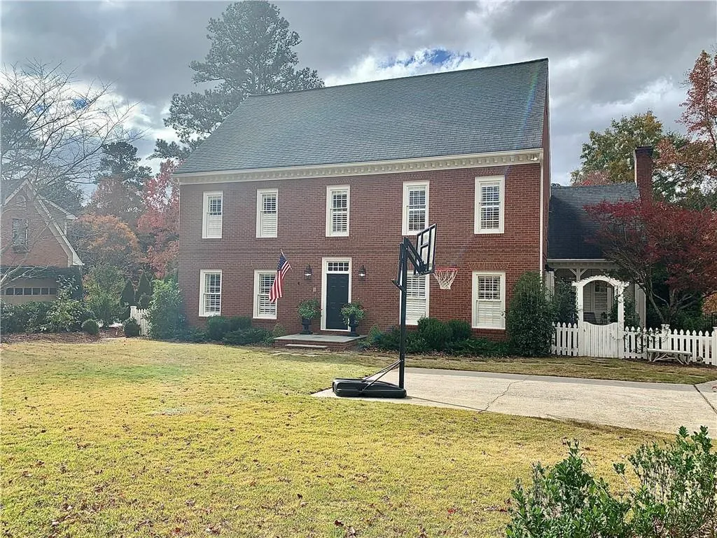 210 Grapevine Run, Sandy Springs, Georgia 30350, 5 Bedrooms Bedrooms, ,5 BathroomsBathrooms,Residential,Sold,210 Grapevine Run,6809305