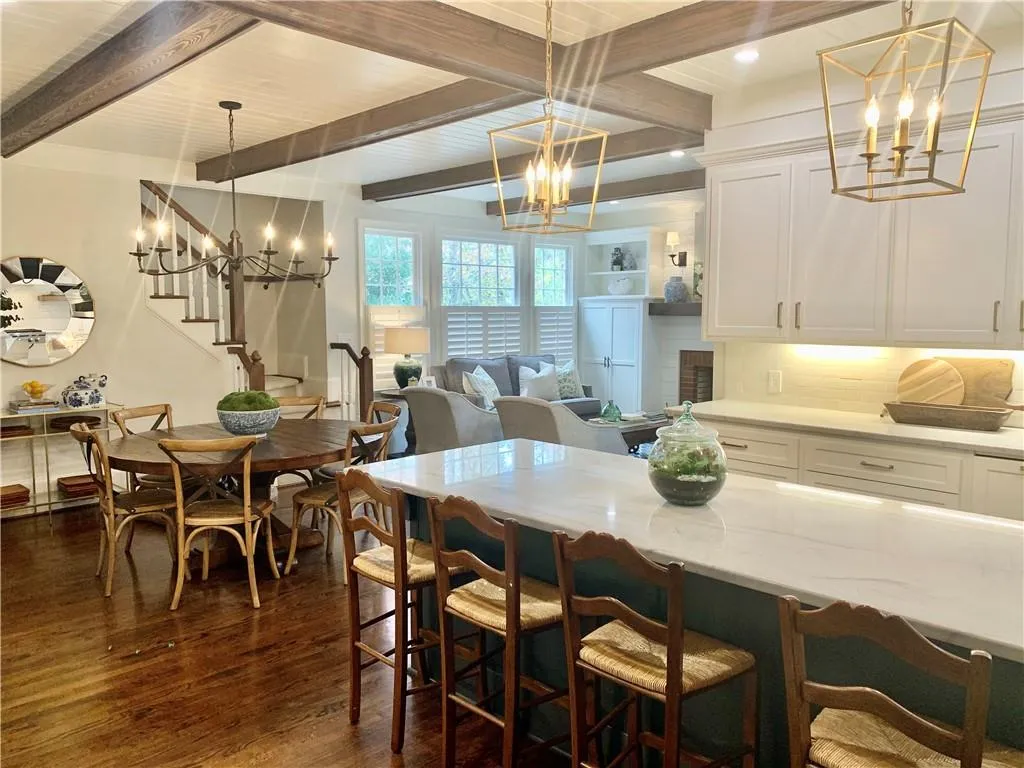 210 Grapevine Run, Sandy Springs, Georgia 30350, 5 Bedrooms Bedrooms, ,5 BathroomsBathrooms,Residential,Sold,210 Grapevine Run,6809305
