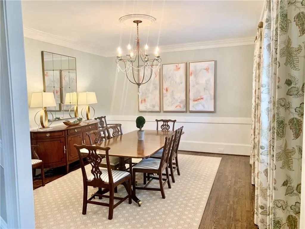210 Grapevine Run, Sandy Springs, Georgia 30350, 5 Bedrooms Bedrooms, ,5 BathroomsBathrooms,Residential,Sold,210 Grapevine Run,6809305