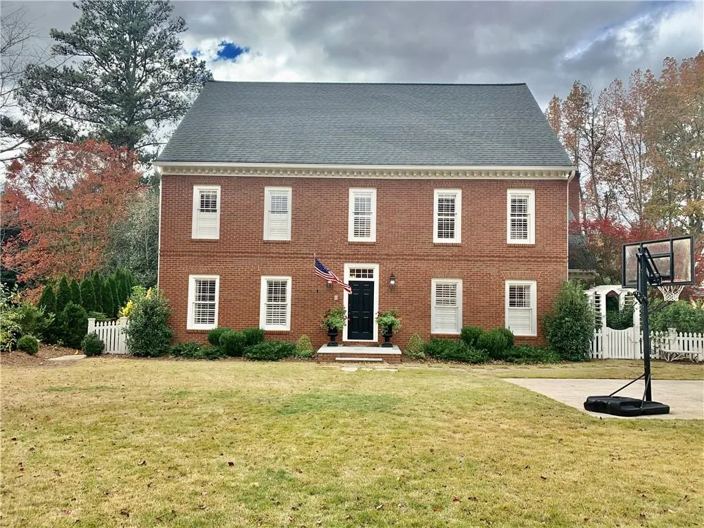 210 Grapevine Run, Sandy Springs, Georgia 30350, 5 Bedrooms Bedrooms, ,5 BathroomsBathrooms,Residential,Sold,210 Grapevine Run,6809305