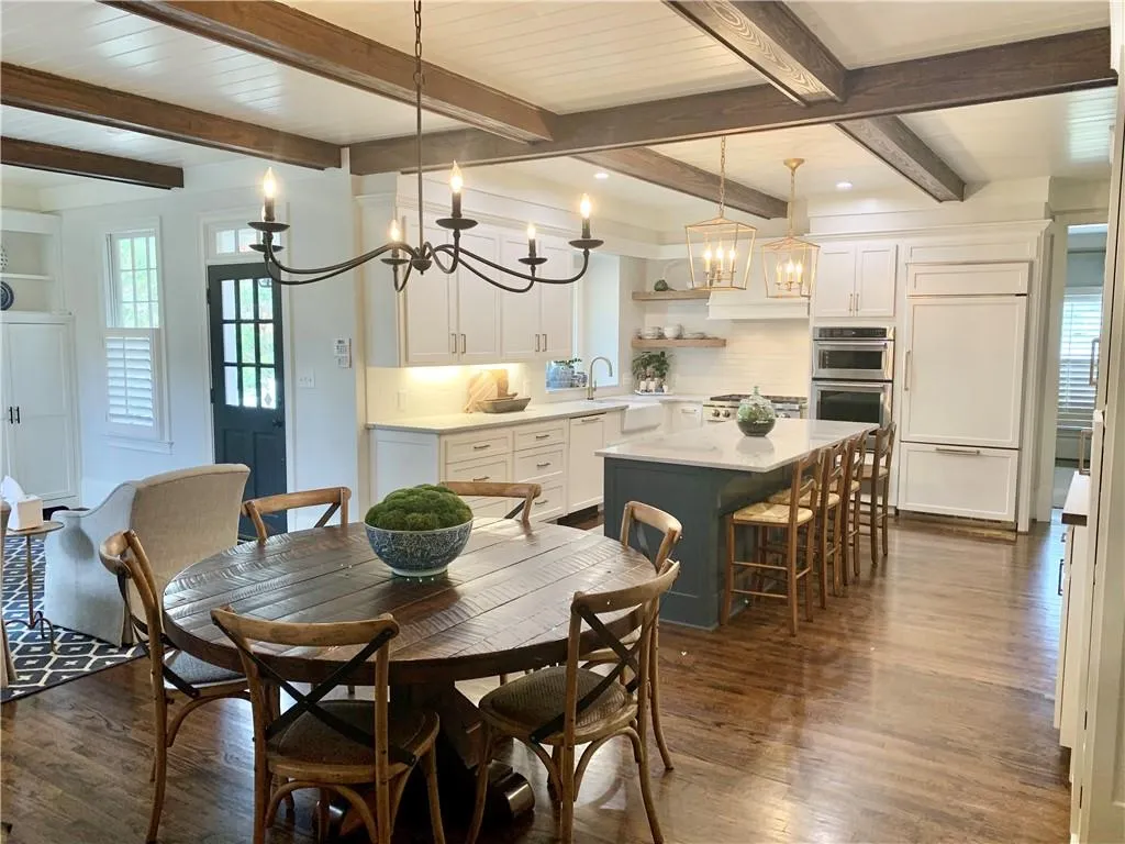 210 Grapevine Run, Sandy Springs, Georgia 30350, 5 Bedrooms Bedrooms, ,5 BathroomsBathrooms,Residential,Sold,210 Grapevine Run,6809305