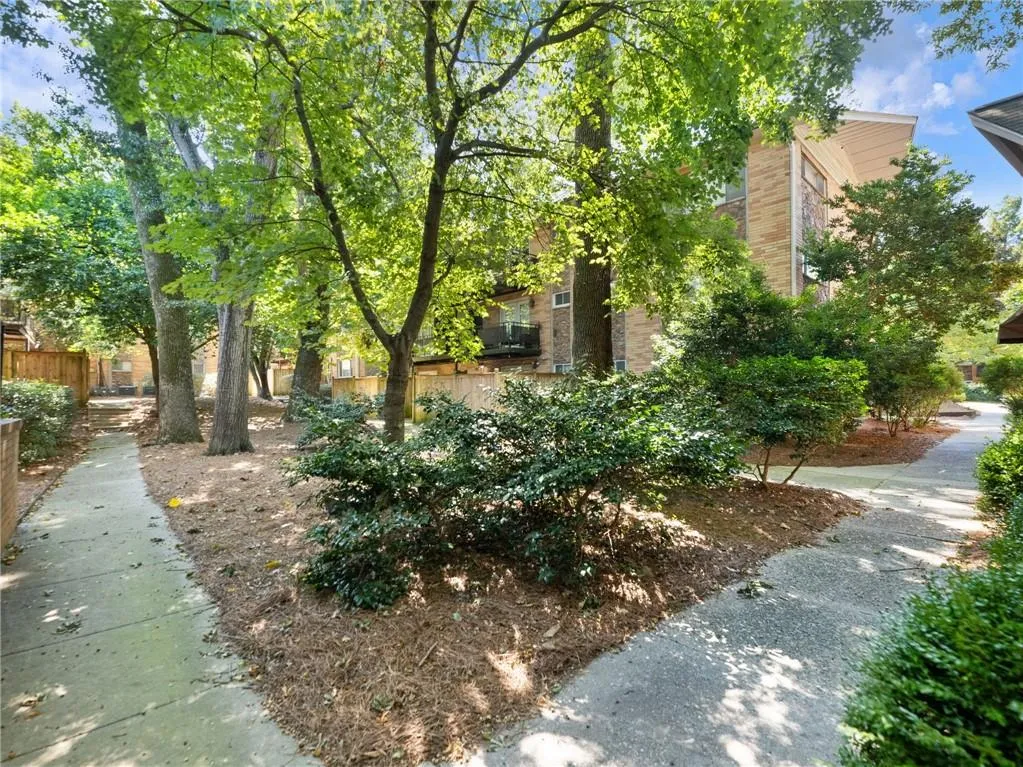 115 Biscayne Drive Nw Unit C3, Atlanta, Georgia 30309, 3 Bedrooms Bedrooms, ,2 BathroomsBathrooms,Residential,For Sale,115 Biscayne Drive Nw Unit C3,7647621