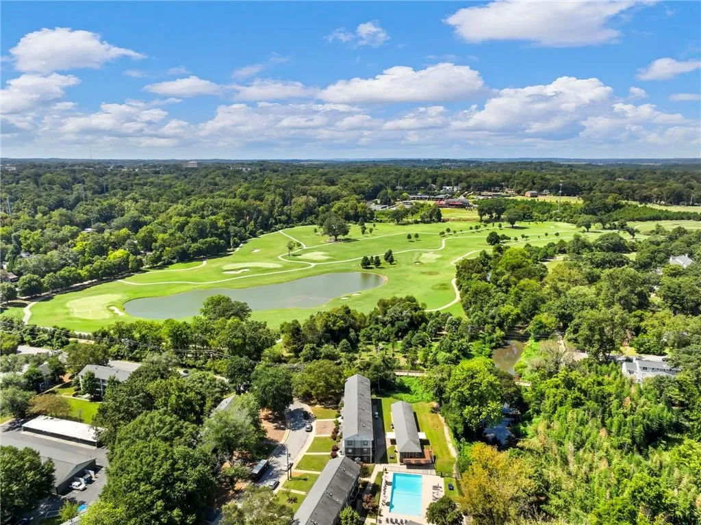 115 Biscayne Drive Nw Unit C3, Atlanta, Georgia 30309, 3 Bedrooms Bedrooms, ,2 BathroomsBathrooms,Residential,For Sale,115 Biscayne Drive Nw Unit C3,7647621