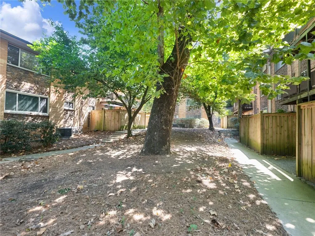 115 Biscayne Drive Nw Unit C3, Atlanta, Georgia 30309, 3 Bedrooms Bedrooms, ,2 BathroomsBathrooms,Residential,For Sale,115 Biscayne Drive Nw Unit C3,7647621