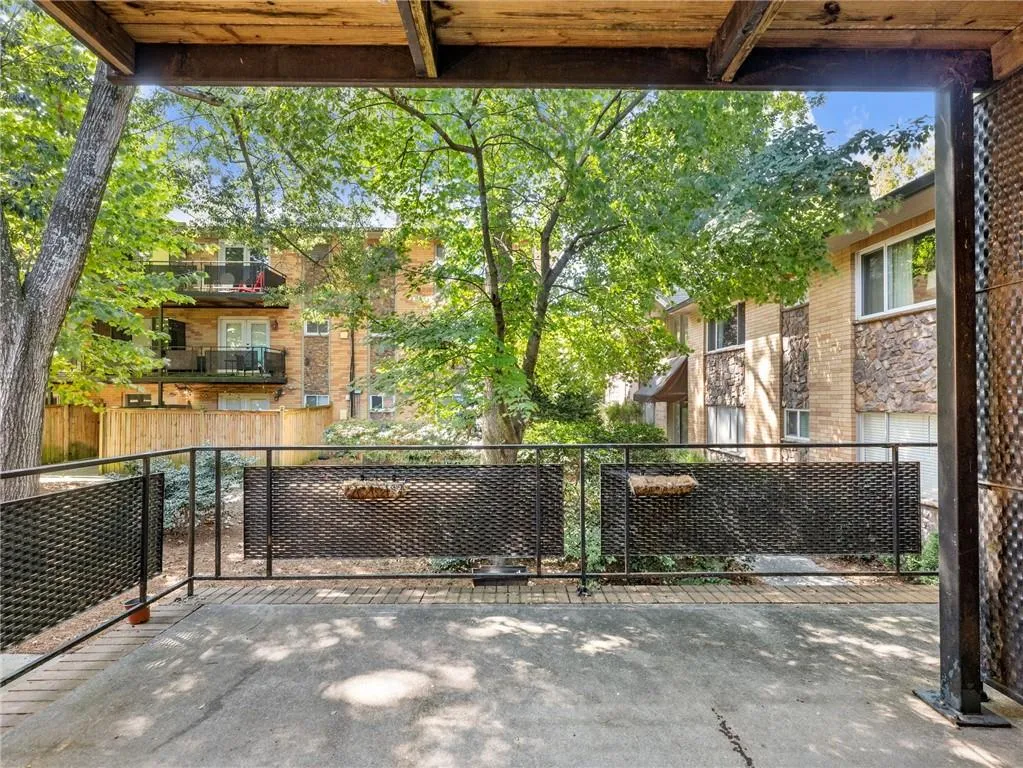 115 Biscayne Drive Nw Unit C3, Atlanta, Georgia 30309, 3 Bedrooms Bedrooms, ,2 BathroomsBathrooms,Residential,For Sale,115 Biscayne Drive Nw Unit C3,7647621