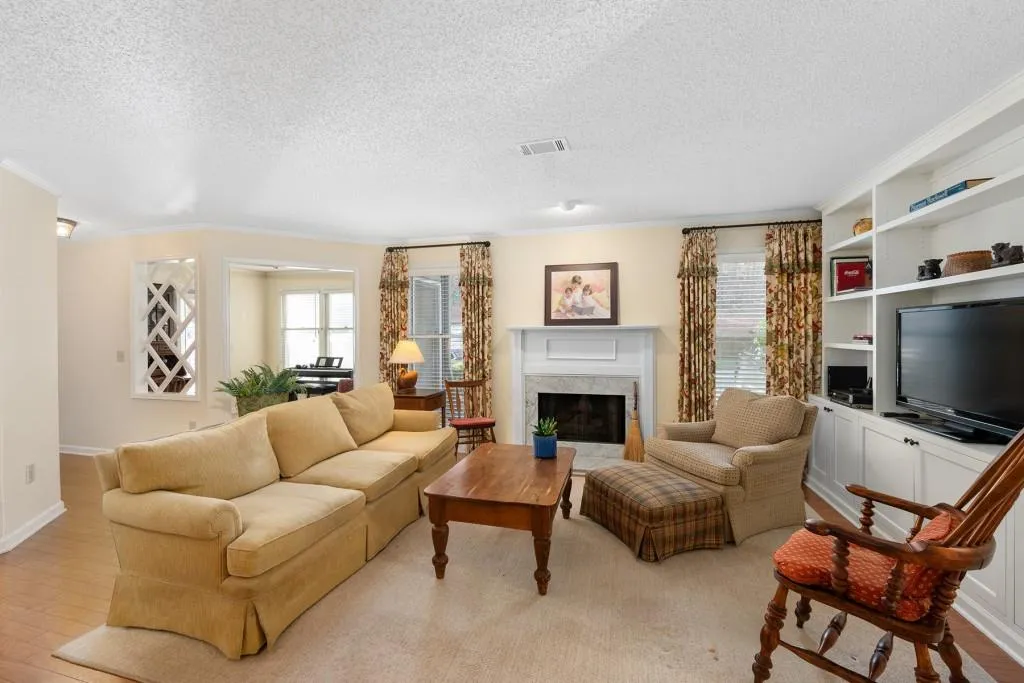 605 Bainbridge Drive, Sandy Springs, Georgia 30327, 2 Bedrooms Bedrooms, ,2 BathroomsBathrooms,Residential,Sold,605 Bainbridge Drive,7351447