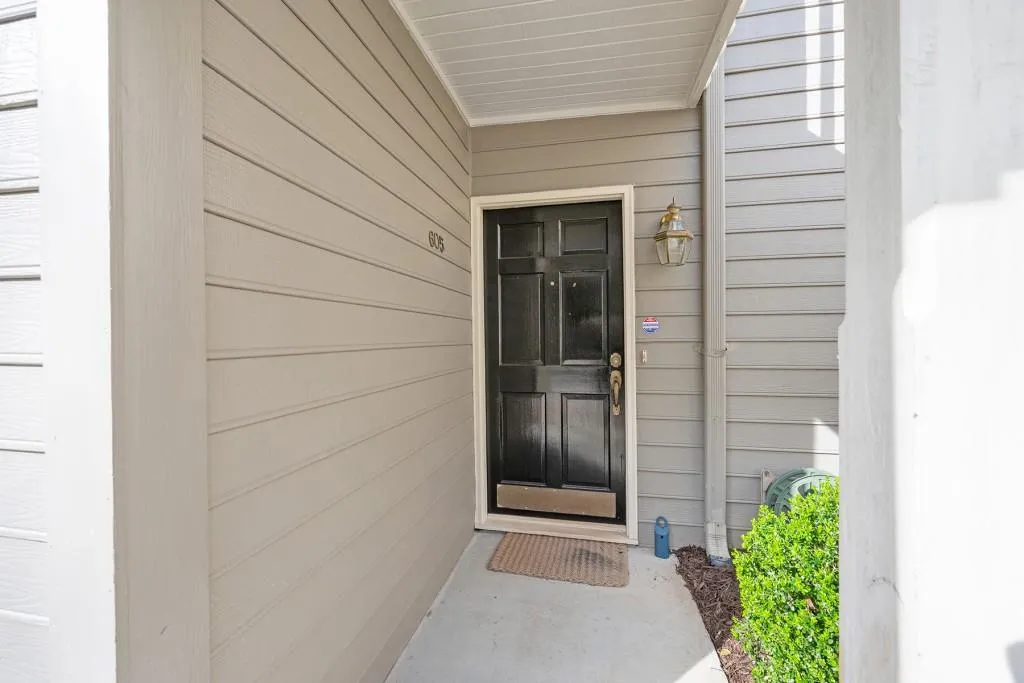 605 Bainbridge Drive, Sandy Springs, Georgia 30327, 2 Bedrooms Bedrooms, ,2 BathroomsBathrooms,Residential,Sold,605 Bainbridge Drive,7351447