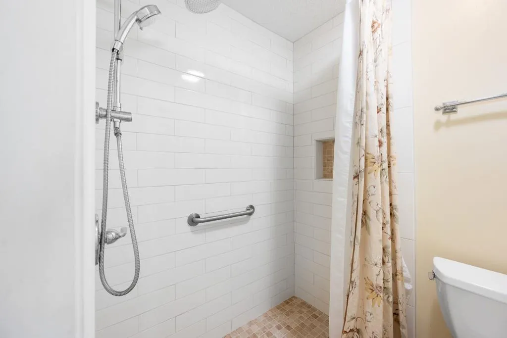605 Bainbridge Drive, Sandy Springs, Georgia 30327, 2 Bedrooms Bedrooms, ,2 BathroomsBathrooms,Residential,Sold,605 Bainbridge Drive,7351447