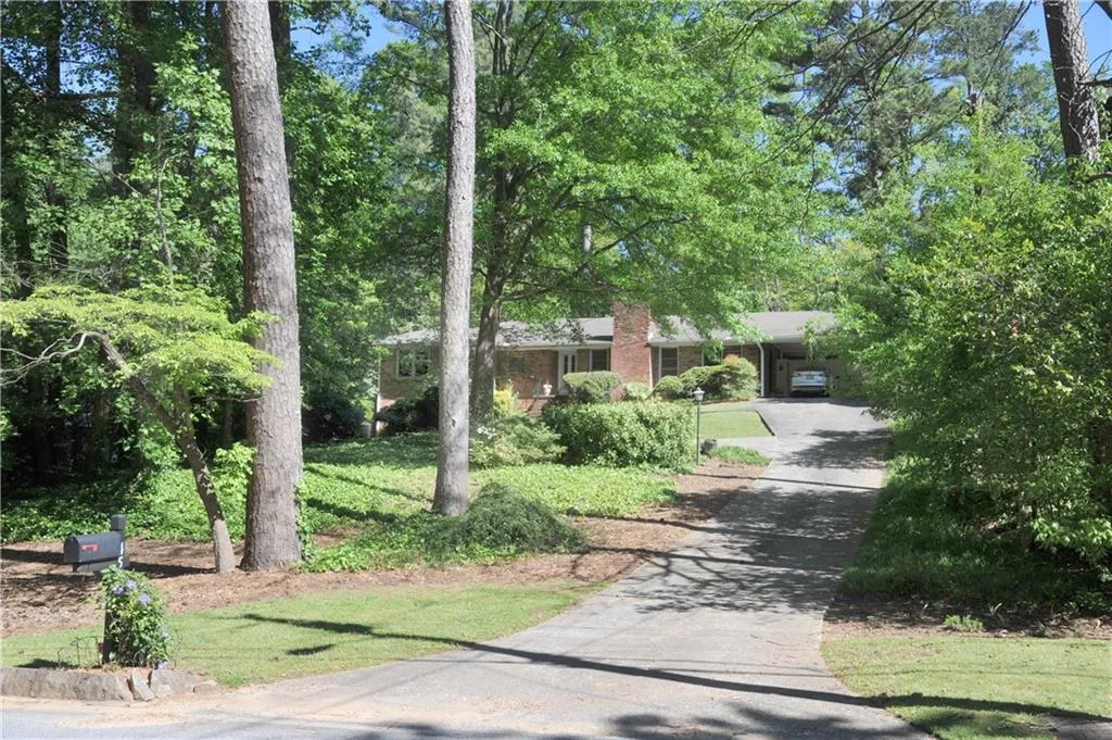 450 Highbrook Drive, Sandy Springs, Georgia 30342, 4 Bedrooms Bedrooms, ,3 BathroomsBathrooms,Residential,Sold,450 Highbrook Drive,6541241