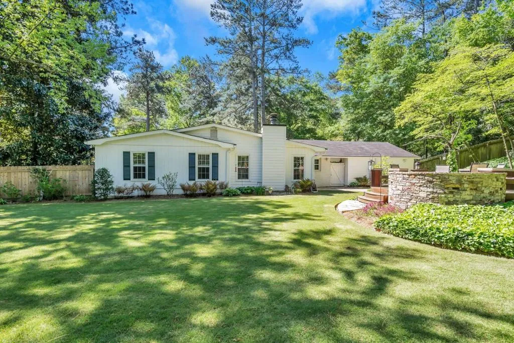 216 Brook Drive, Sandy Springs, Georgia 30328, 3 Bedrooms Bedrooms, ,3 BathroomsBathrooms,Residential,Sold,216 Brook Drive,6711469