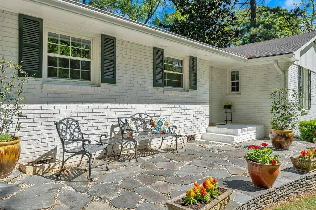 216 Brook Drive, Sandy Springs, Georgia 30328, 3 Bedrooms Bedrooms, ,3 BathroomsBathrooms,Residential,Sold,216 Brook Drive,6711469