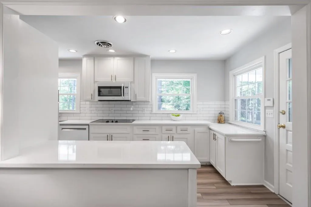 216 Brook Drive, Sandy Springs, Georgia 30328, 3 Bedrooms Bedrooms, ,3 BathroomsBathrooms,Residential,Sold,216 Brook Drive,6711469