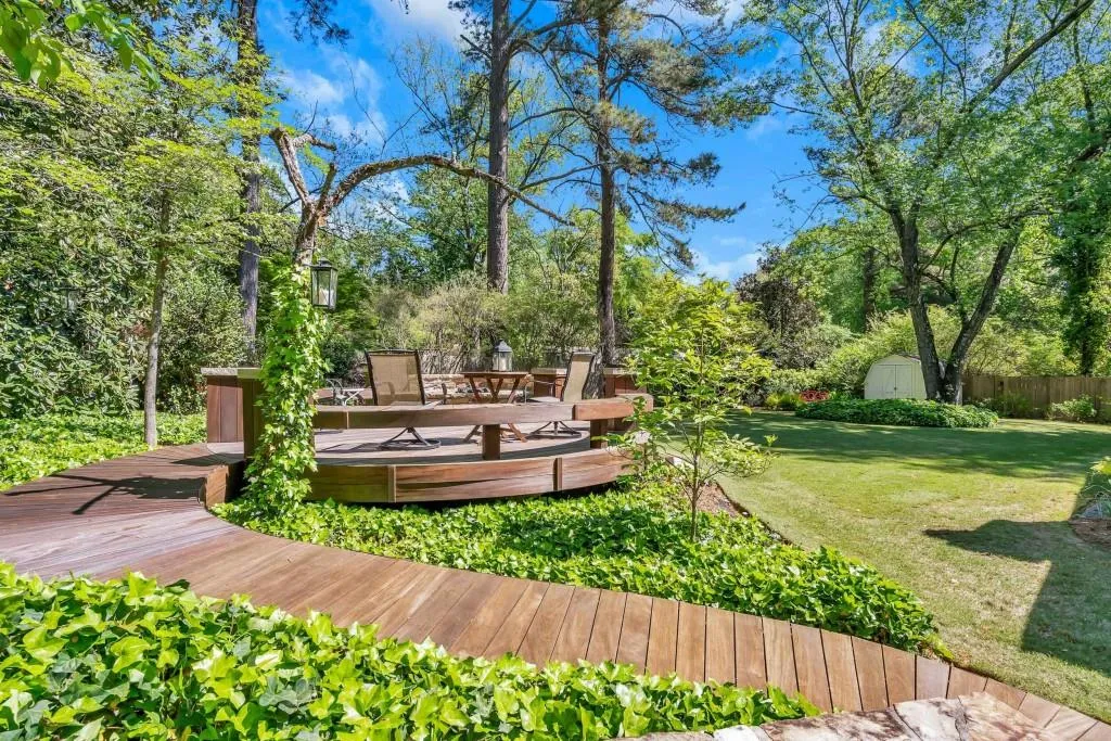 216 Brook Drive, Sandy Springs, Georgia 30328, 3 Bedrooms Bedrooms, ,3 BathroomsBathrooms,Residential,Sold,216 Brook Drive,6711469