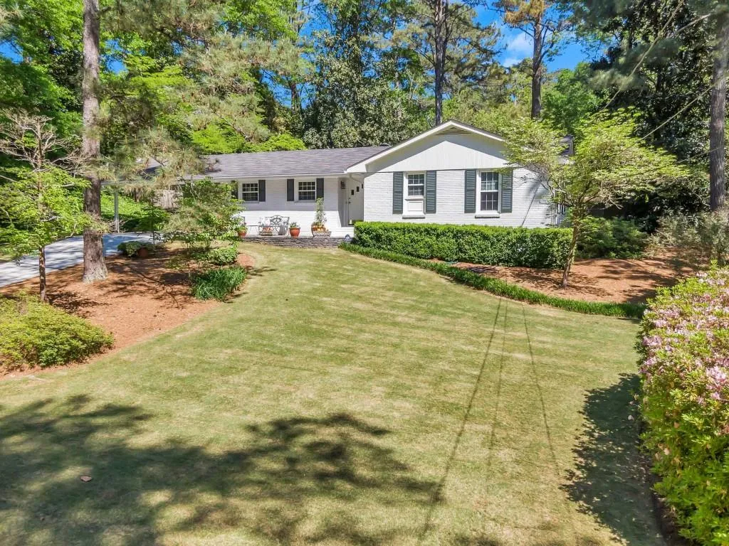 216 Brook Drive, Sandy Springs, Georgia 30328, 3 Bedrooms Bedrooms, ,3 BathroomsBathrooms,Residential,Sold,216 Brook Drive,6711469