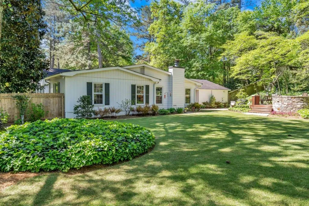 216 Brook Drive, Sandy Springs, Georgia 30328, 3 Bedrooms Bedrooms, ,3 BathroomsBathrooms,Residential,Sold,216 Brook Drive,6711469