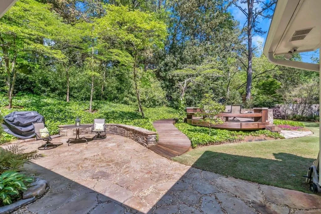 216 Brook Drive, Sandy Springs, Georgia 30328, 3 Bedrooms Bedrooms, ,3 BathroomsBathrooms,Residential,Sold,216 Brook Drive,6711469