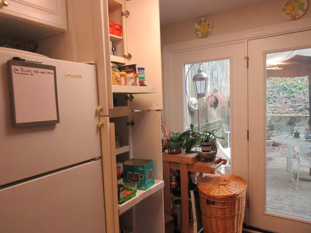 5270 Chemin De Vie, Atlanta, Georgia 30342, 3 Bedrooms Bedrooms, ,2 BathroomsBathrooms,Residential,Sold,5270 Chemin De Vie,5985707