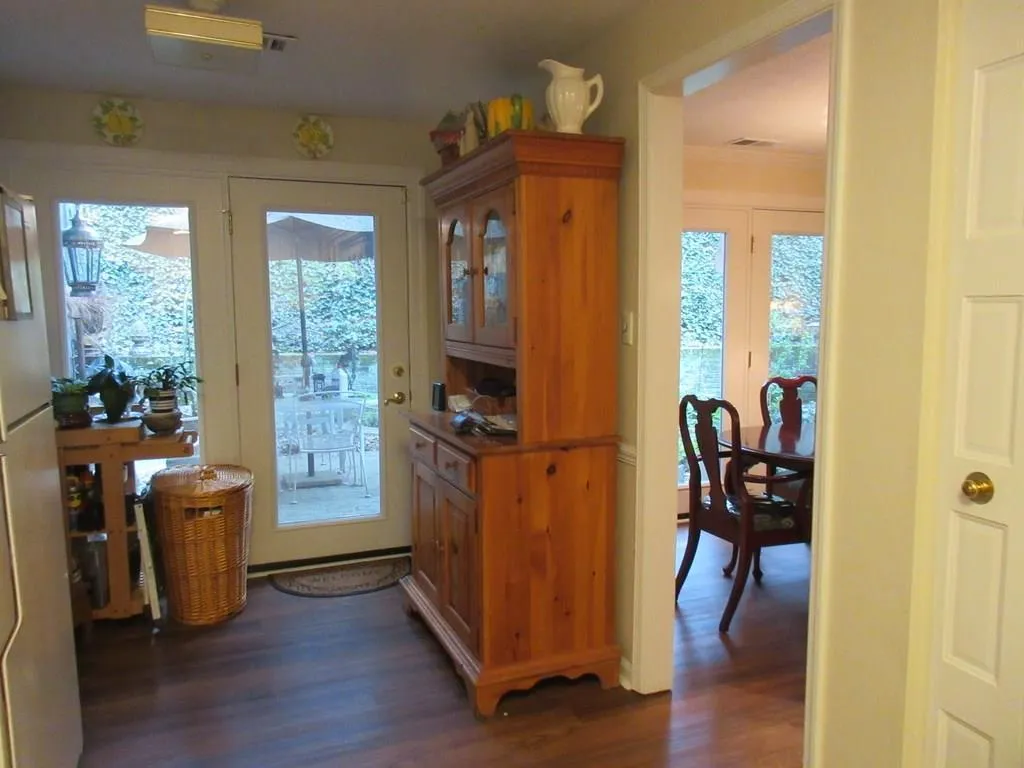 5270 Chemin De Vie, Atlanta, Georgia 30342, 3 Bedrooms Bedrooms, ,2 BathroomsBathrooms,Residential,Sold,5270 Chemin De Vie,5985707