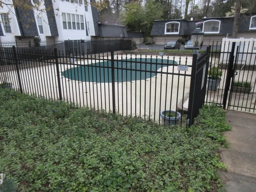 5270 Chemin De Vie, Atlanta, Georgia 30342, 3 Bedrooms Bedrooms, ,2 BathroomsBathrooms,Residential,Sold,5270 Chemin De Vie,5985707