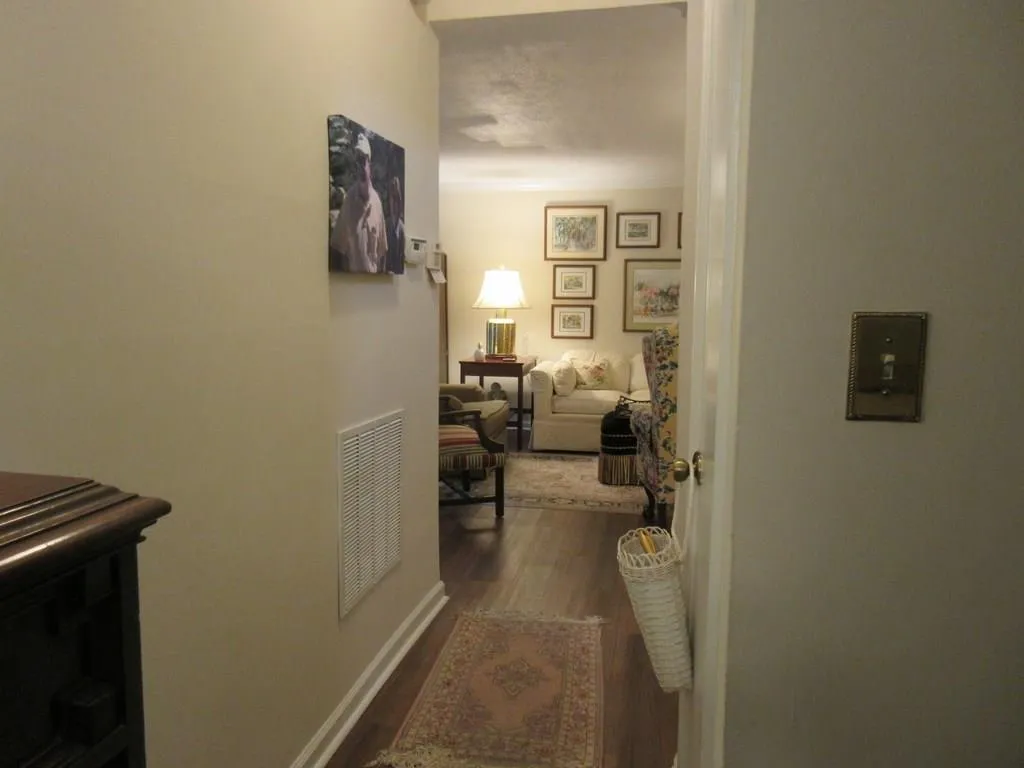 5270 Chemin De Vie, Atlanta, Georgia 30342, 3 Bedrooms Bedrooms, ,2 BathroomsBathrooms,Residential,Sold,5270 Chemin De Vie,5985707