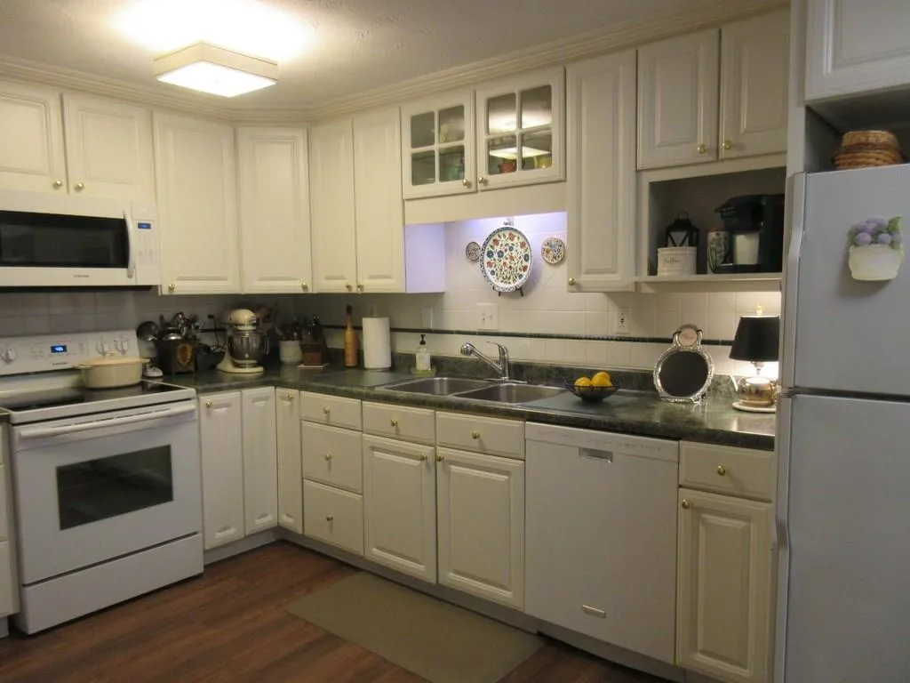 5270 Chemin De Vie, Atlanta, Georgia 30342, 3 Bedrooms Bedrooms, ,2 BathroomsBathrooms,Residential,Sold,5270 Chemin De Vie,5985707