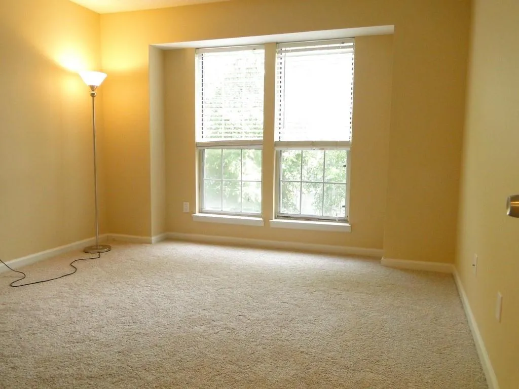 323 Granville Court Ne, Sandy Springs, Georgia 30328, 2 Bedrooms Bedrooms, ,2 BathroomsBathrooms,Residential,Sold,323 Granville Court Ne,6586451