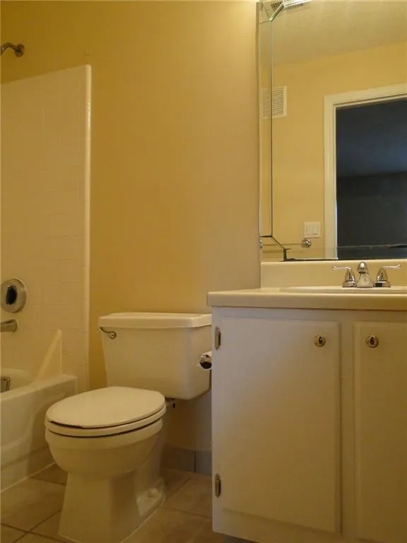 323 Granville Court Ne, Sandy Springs, Georgia 30328, 2 Bedrooms Bedrooms, ,2 BathroomsBathrooms,Residential,Sold,323 Granville Court Ne,6586451