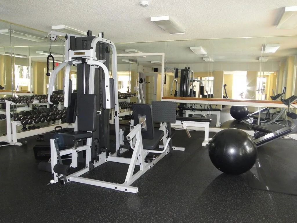 323 Granville Court Ne, Sandy Springs, Georgia 30328, 2 Bedrooms Bedrooms, ,2 BathroomsBathrooms,Residential,Sold,323 Granville Court Ne,6586451