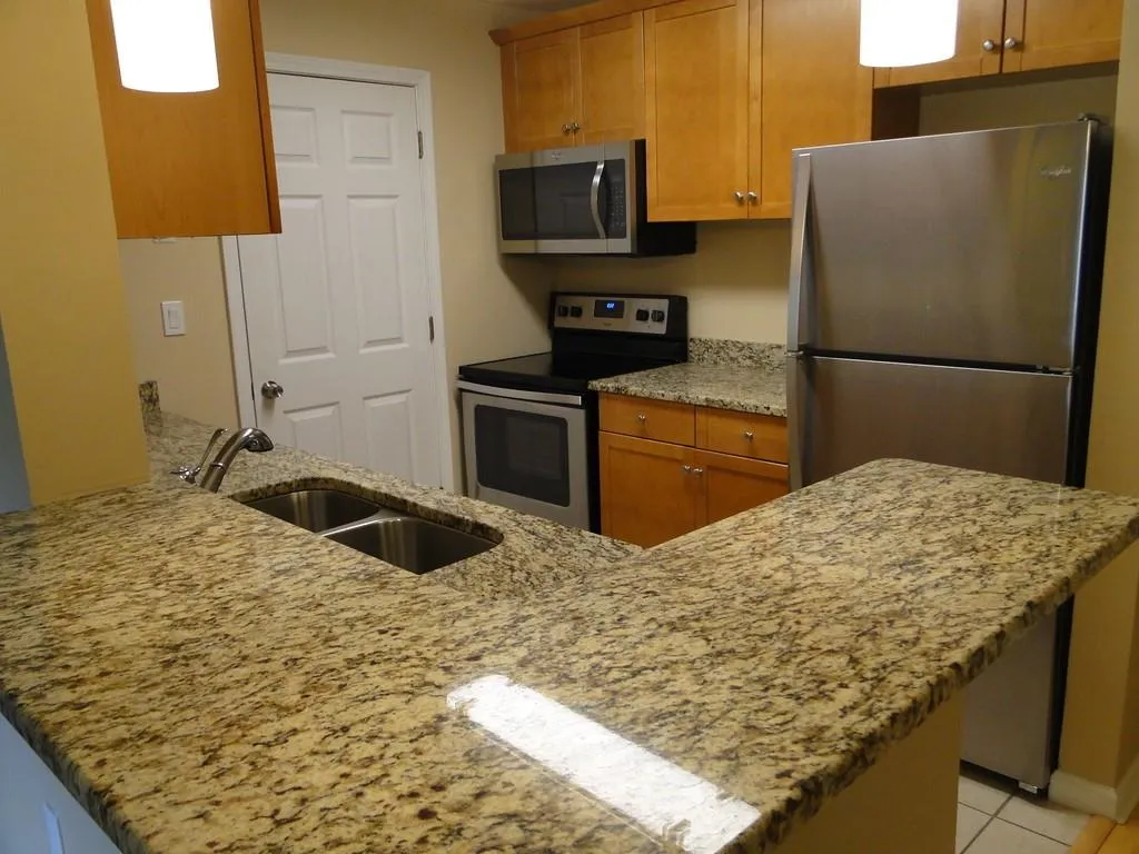 323 Granville Court Ne, Sandy Springs, Georgia 30328, 2 Bedrooms Bedrooms, ,2 BathroomsBathrooms,Residential,Sold,323 Granville Court Ne,6586451