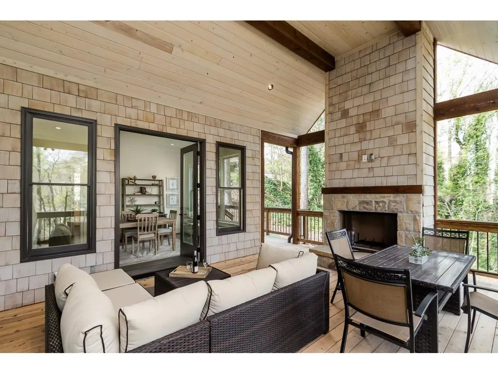 5335 Mount Vernon Parkway, Sandy Springs, Georgia 30327, 6 Bedrooms Bedrooms, ,6 BathroomsBathrooms,Residential,Sold,5335 Mount Vernon Parkway,6532725