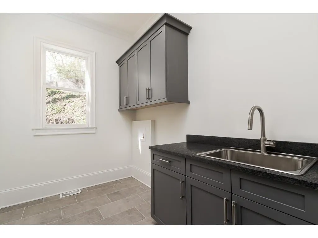 5335 Mount Vernon Parkway, Sandy Springs, Georgia 30327, 6 Bedrooms Bedrooms, ,6 BathroomsBathrooms,Residential,Sold,5335 Mount Vernon Parkway,6532725