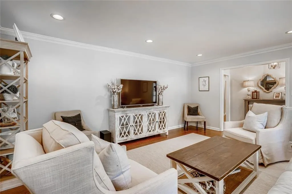 653 Starlight Drive, Atlanta, Georgia 30342, 4 Bedrooms Bedrooms, ,3 BathroomsBathrooms,Residential,Sold,653 Starlight Drive,6872630