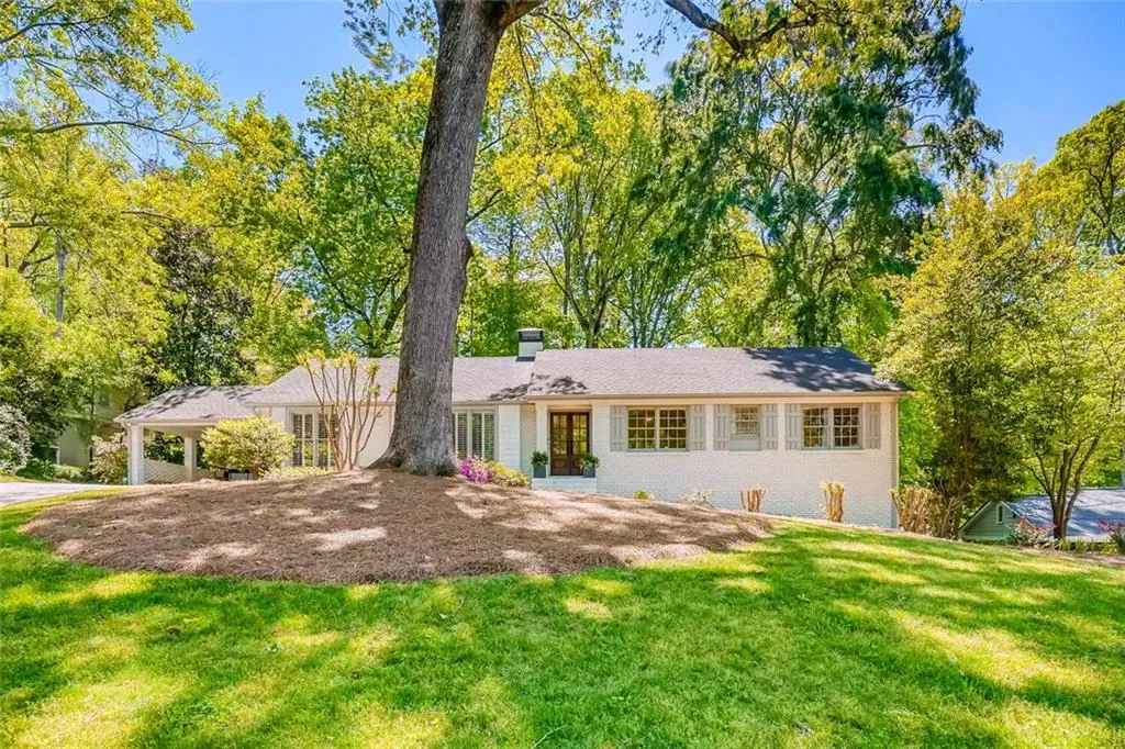 653 Starlight Drive, Atlanta, Georgia 30342, 4 Bedrooms Bedrooms, ,3 BathroomsBathrooms,Residential,Sold,653 Starlight Drive,6872630