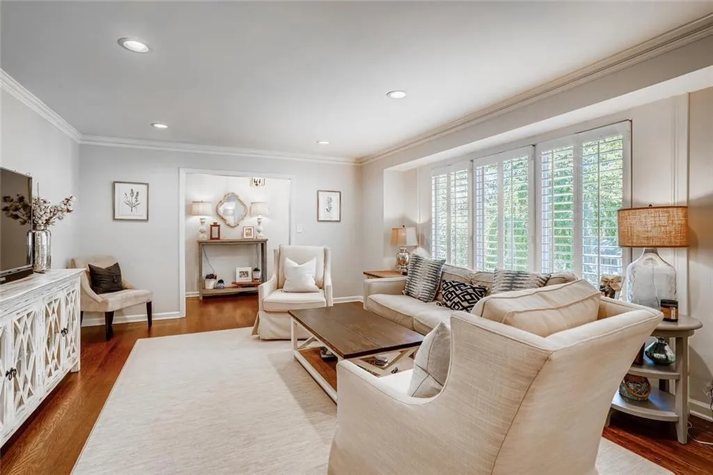 653 Starlight Drive, Atlanta, Georgia 30342, 4 Bedrooms Bedrooms, ,3 BathroomsBathrooms,Residential,Sold,653 Starlight Drive,6872630